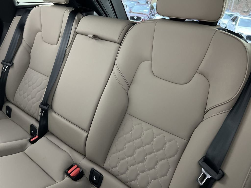 New 2026 Volvo XC60 B5 Plus w/ Climate Package image 21