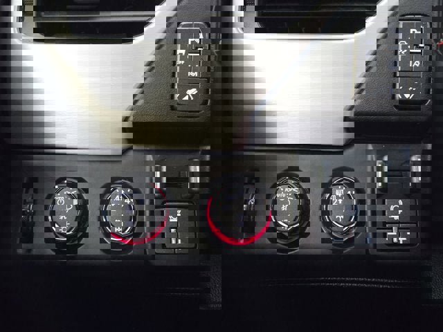 Used 2015 GMC Yukon XL SLT w/ Open Road Package image 23