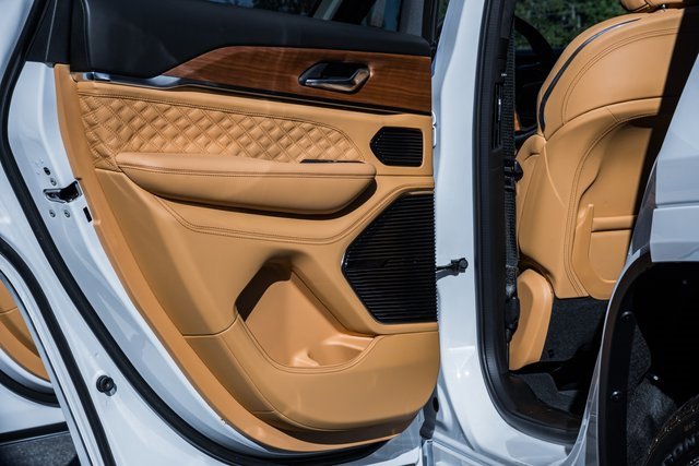 New 2025 Jeep Grand Cherokee Summit image 38