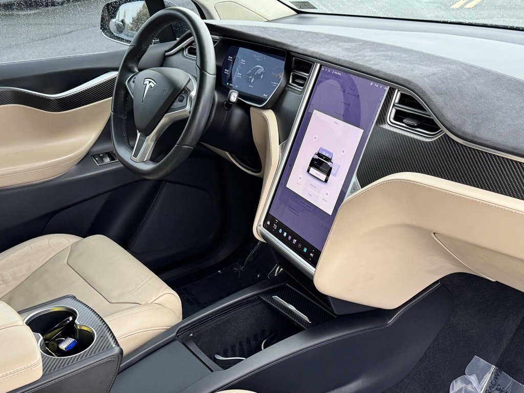 Used 2017 Tesla Model X 75D image 6
