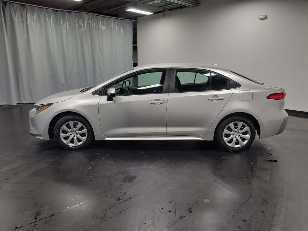 Used 2022 Toyota Corolla LE FWD image 5