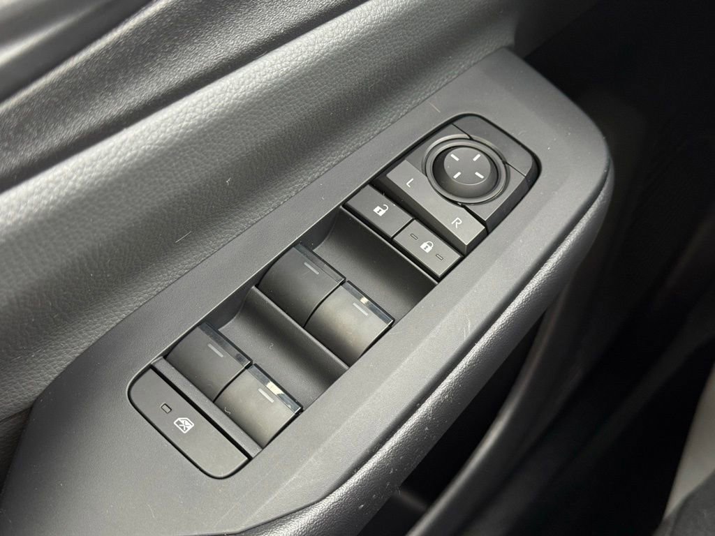 Used 2025 Toyota Prius LE image 31