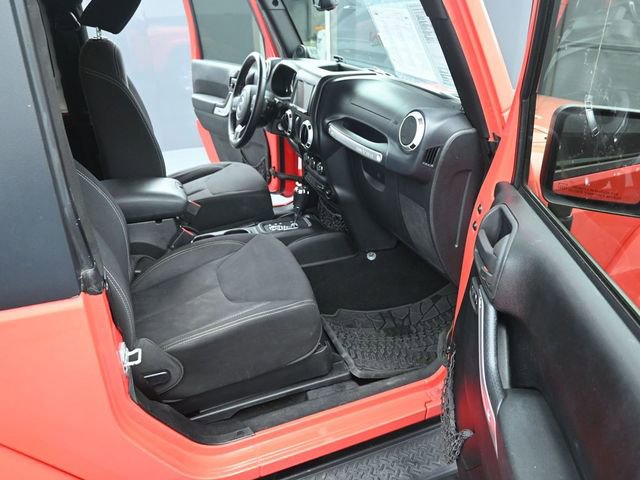 Used 2013 Jeep Wrangler Sahara w/ Connectivity Group AWD/4WD image 14