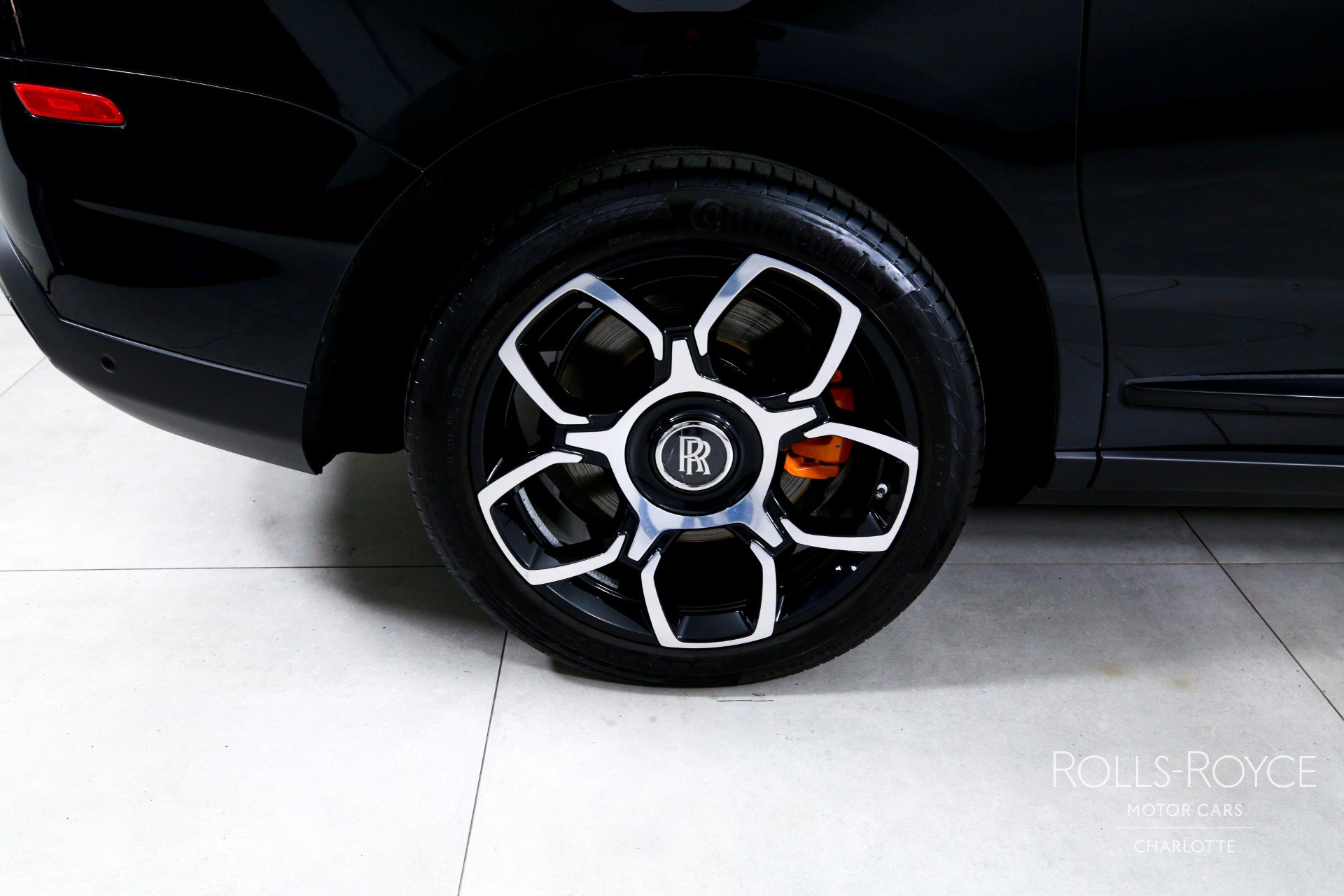 Certified 2023 Rolls-Royce Cullinan Black Badge AWD/4WD image 41