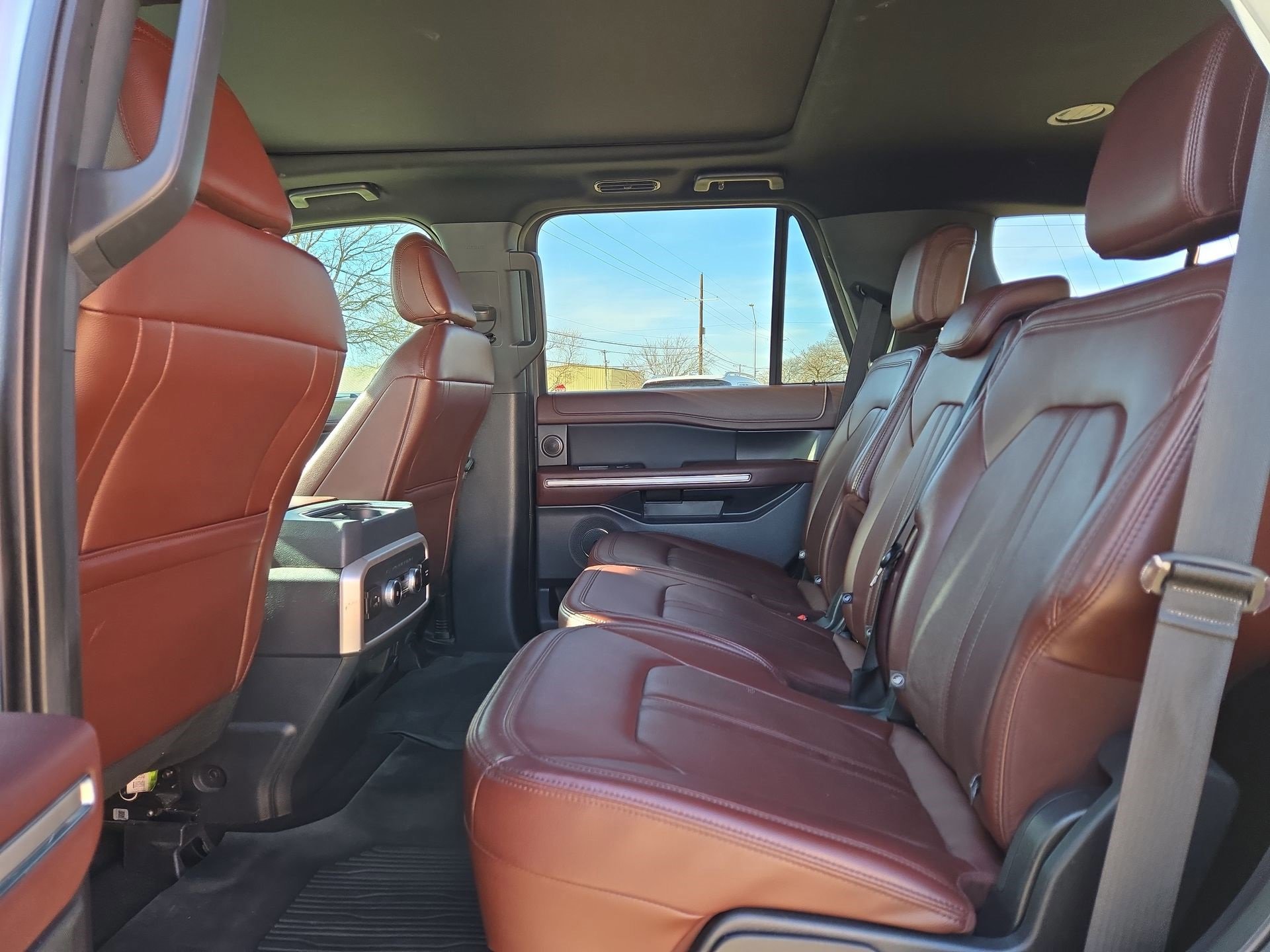 Used 2022 Ford Expedition Limited image 13