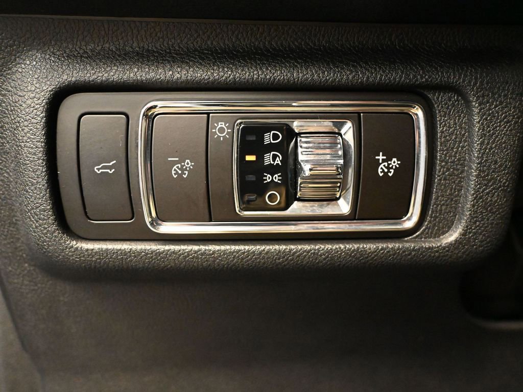 Used 2023 Lincoln Corsair Reserve image 30