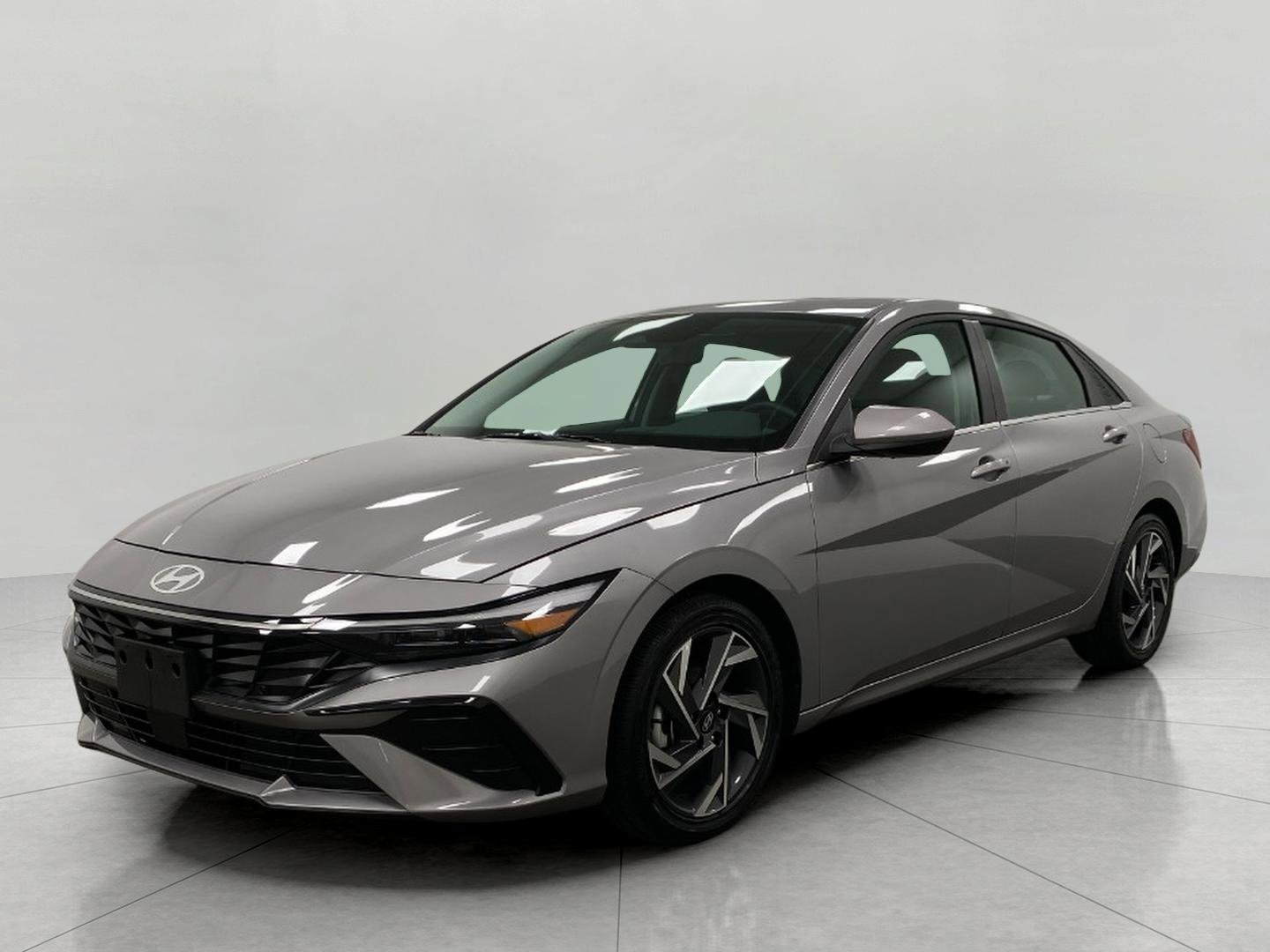 Used 2025 Hyundai Elantra SEL image 8