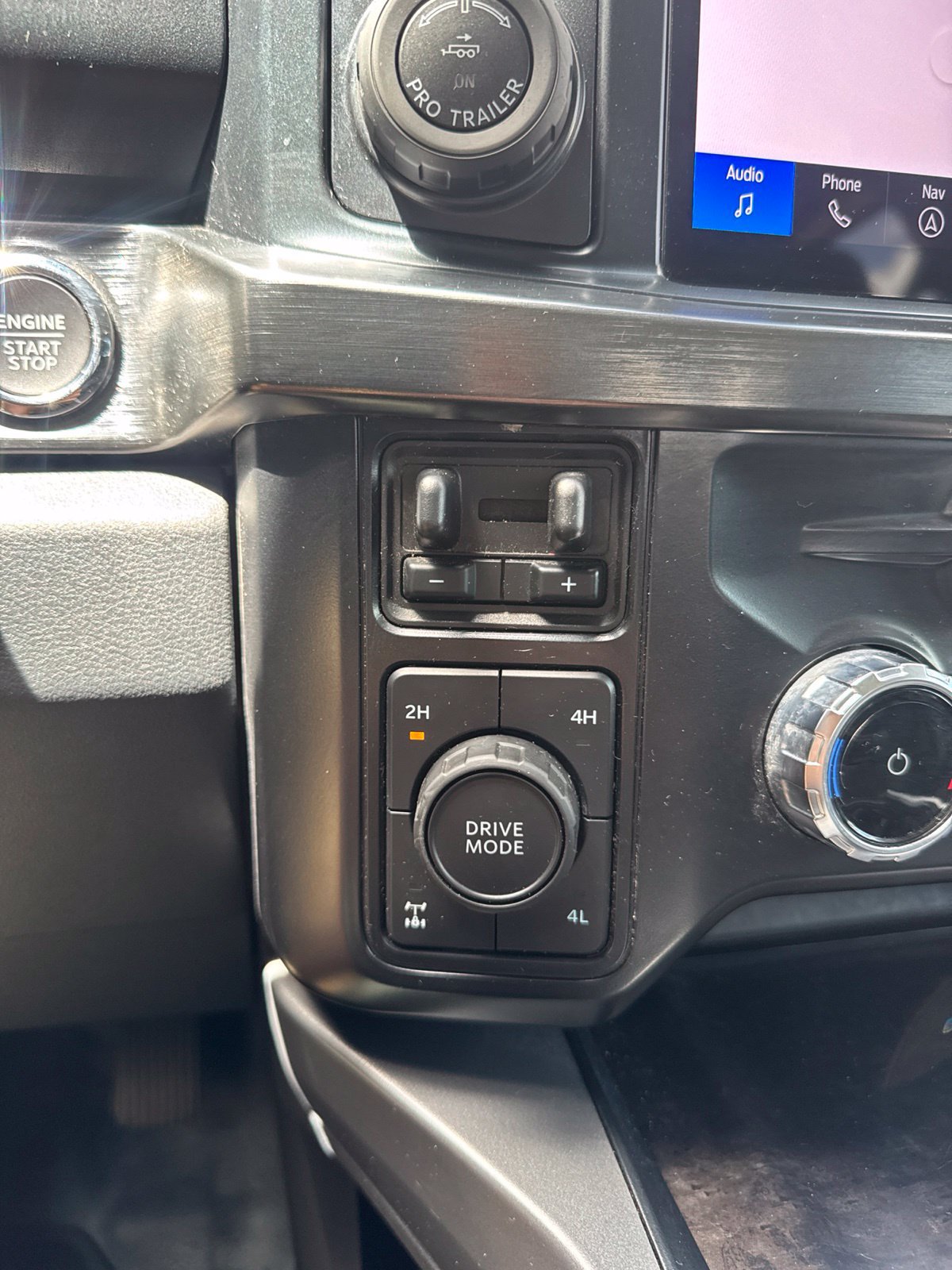 Used 2024 Ford F250 Lariat w/ Lariat Ultimate Package AWD/4WD image 31