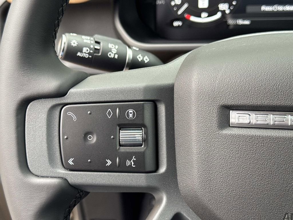 New 2026 Land Rover Defender 110 X-Dynamic SE image 30