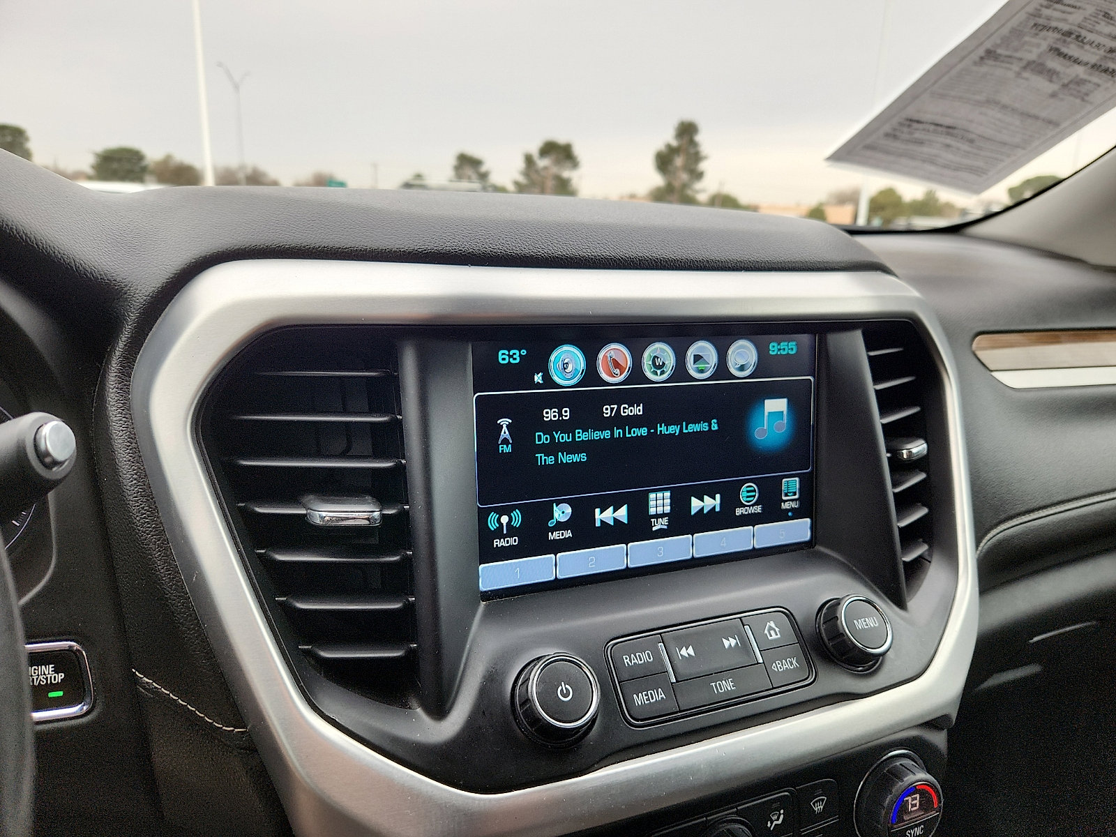 Used 2018 GMC Acadia SLE image 19