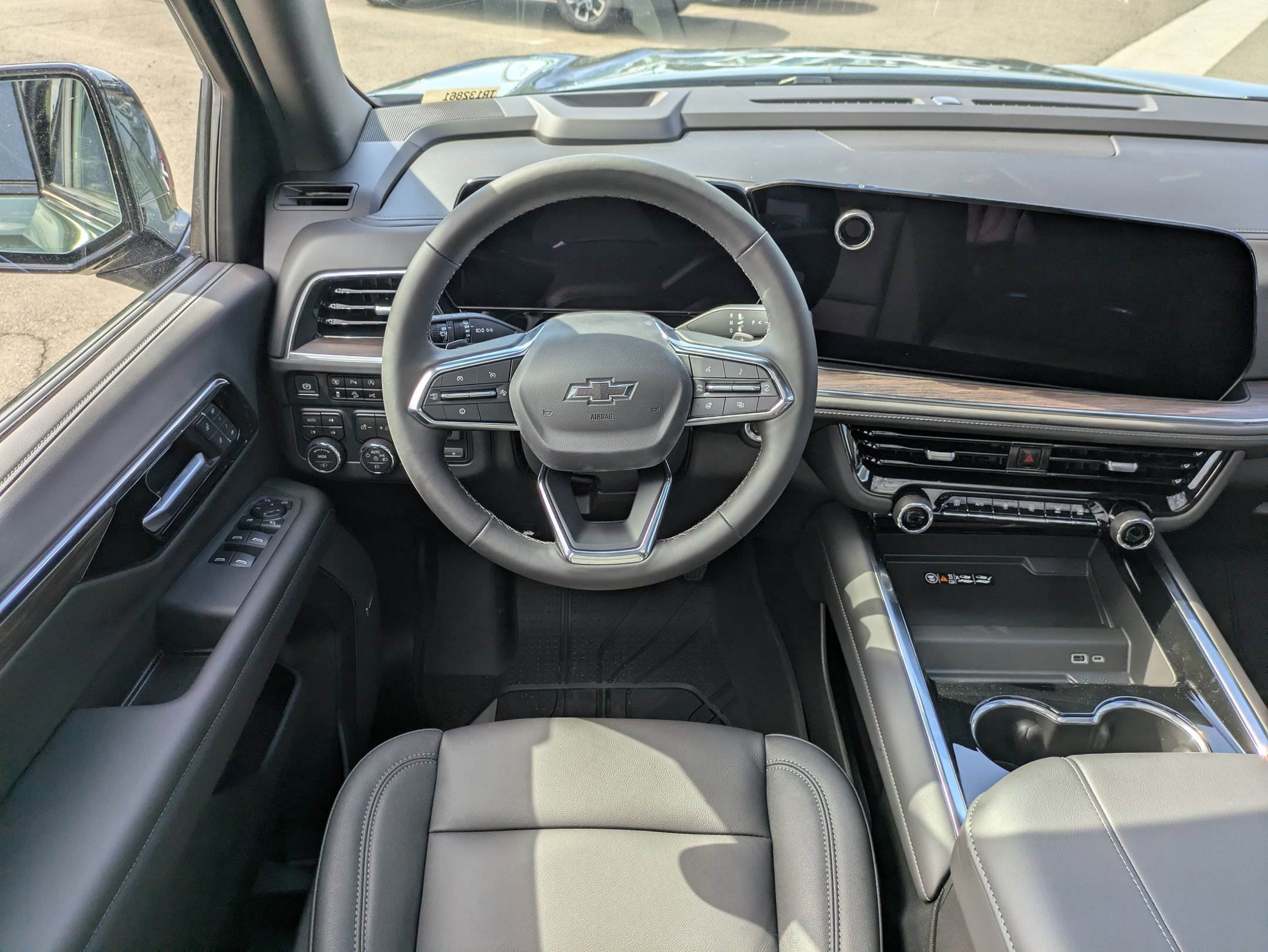 New 2026 Chevrolet Suburban Z71 image 14