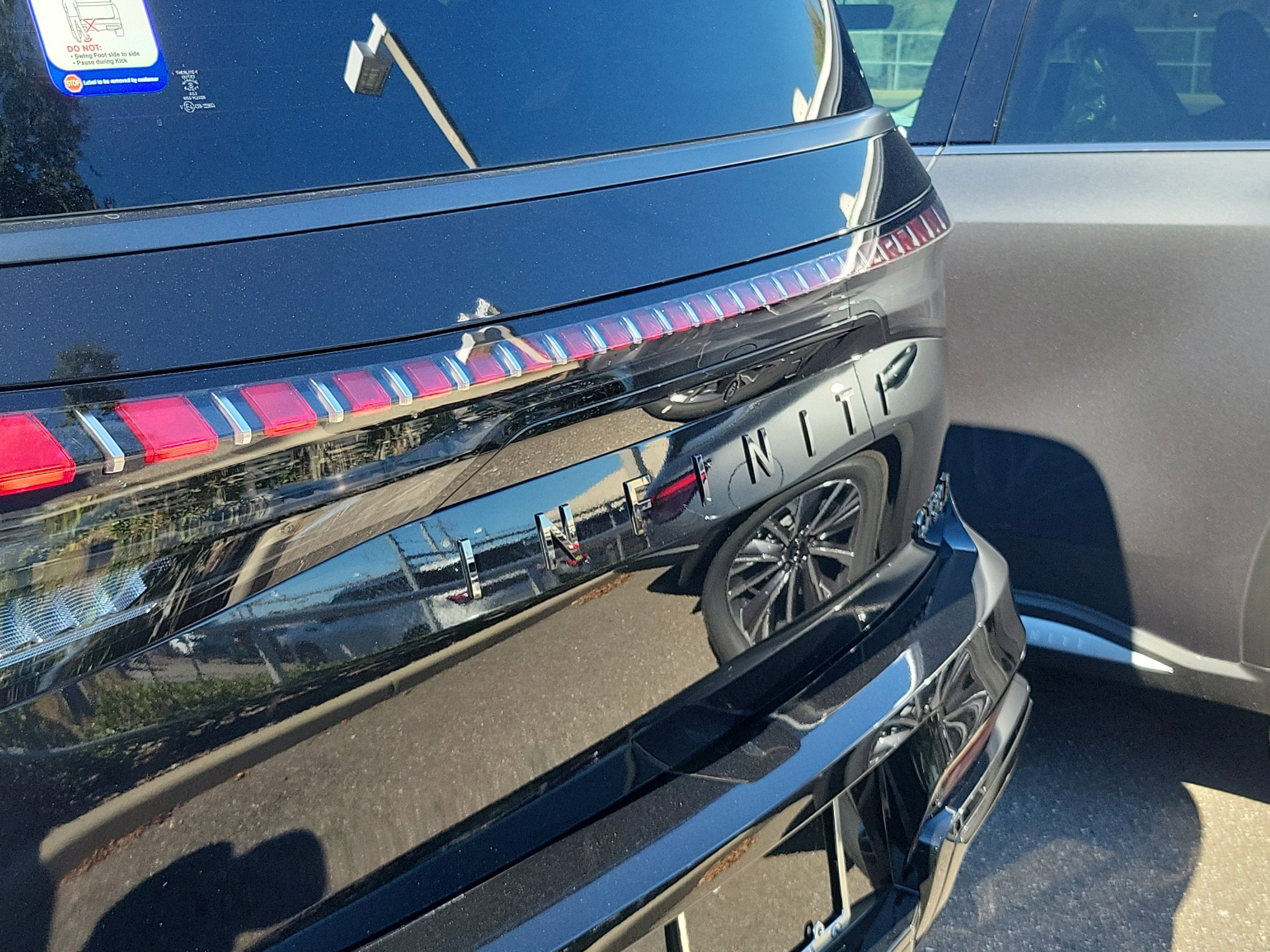 New 2026 INFINITI QX80 Autograph w/ Premium Cargo Package image 6