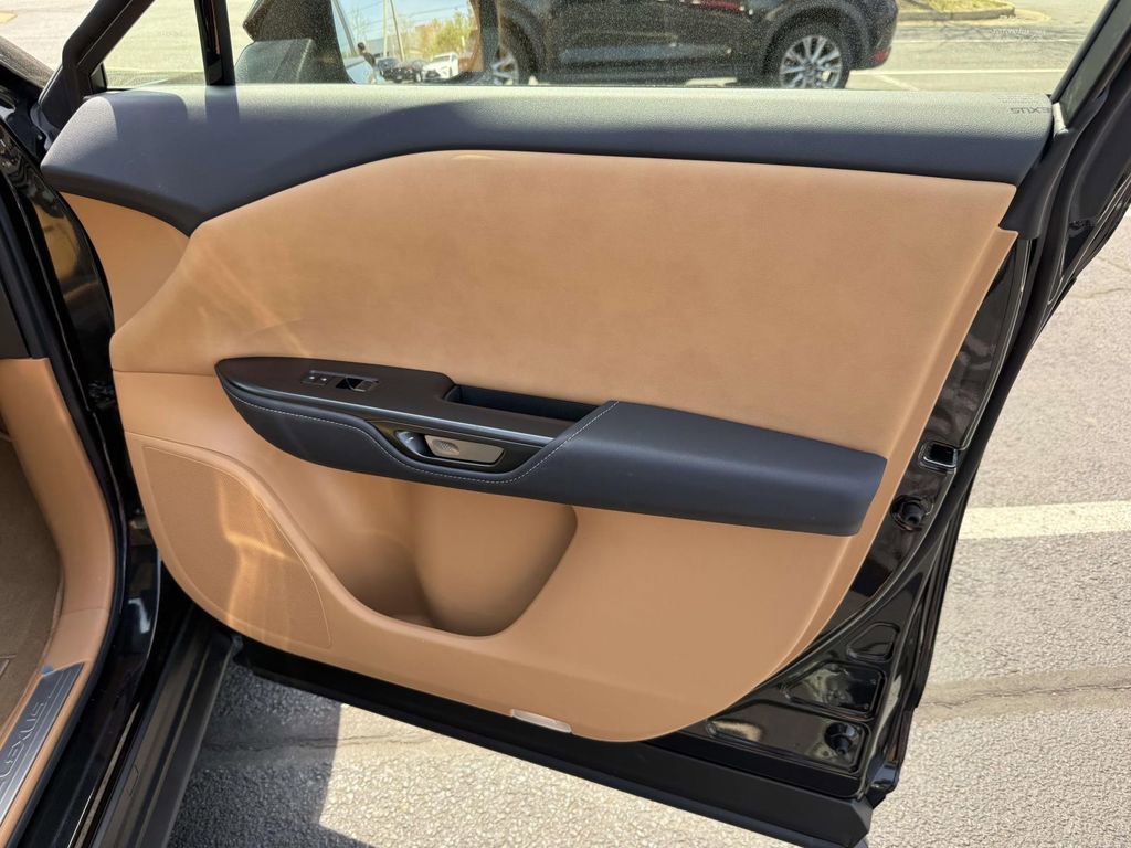 Used 2024 Lexus RZ 300e Premium w/ Accessory Package (Z1) image 16