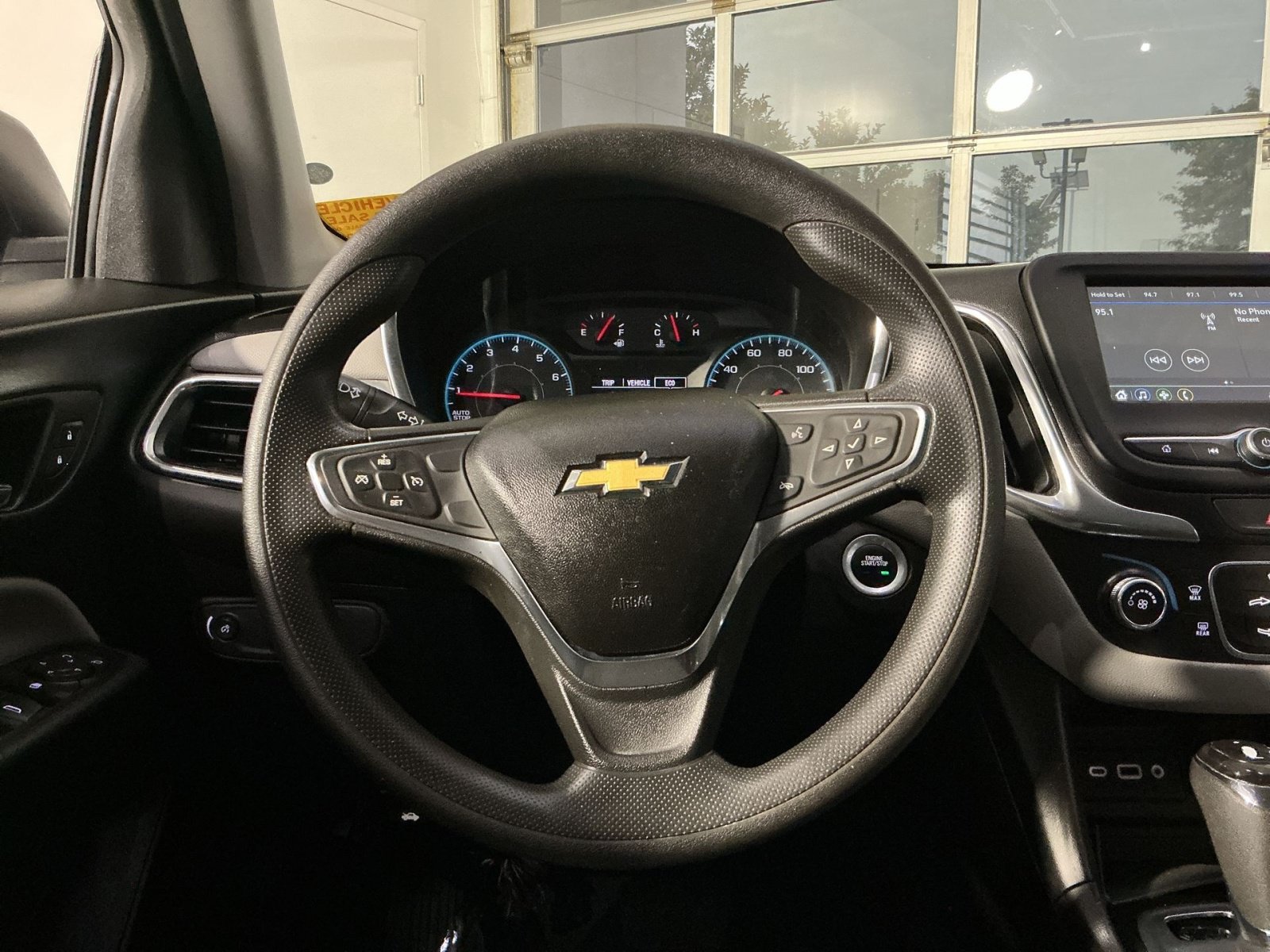 Used 2019 Chevrolet Equinox LS AWD/4WD image 17