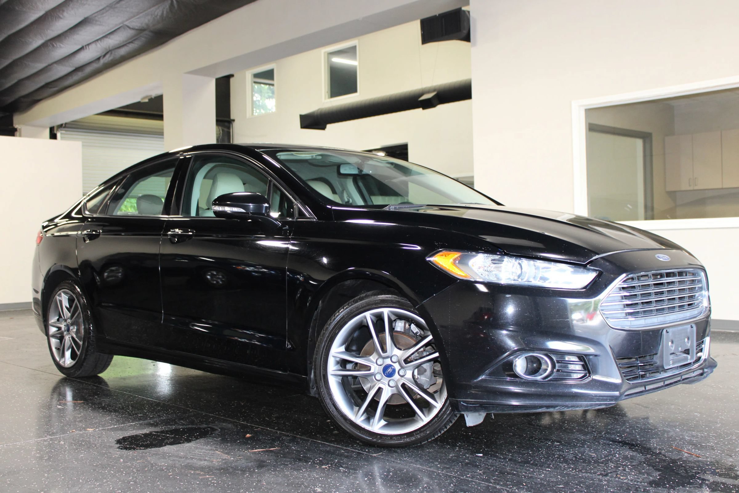 Used 2016 Ford Fusion Titanium AWD/4WD image 33