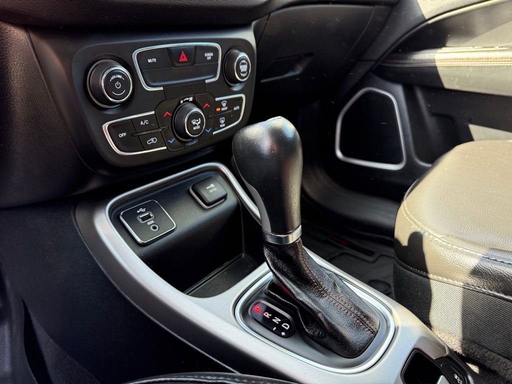 Used 2018 Jeep Compass Latitude w/ Popular Equipment Group FWD image 26