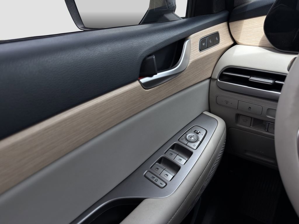 Used 2023 Hyundai Palisade Limited FWD image 25