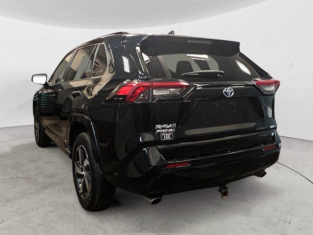 Used 2021 Toyota RAV4 SE image 3