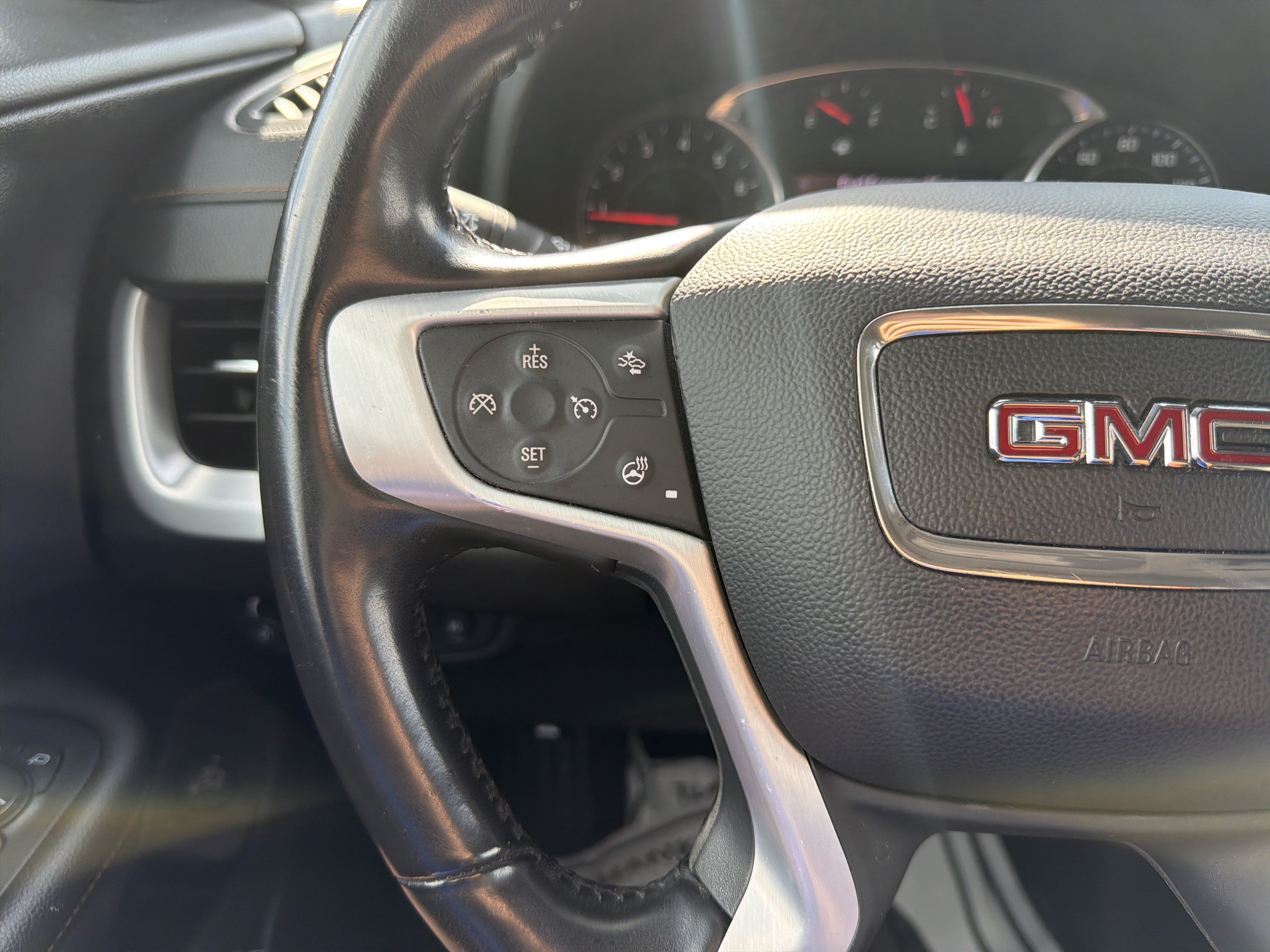 Used 2020 GMC Terrain SLT w/ Preferred Package AWD/4WD image 18