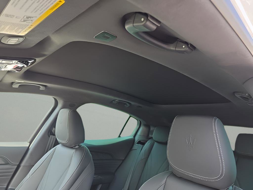 New 2025 Maserati Grecale GT image 19