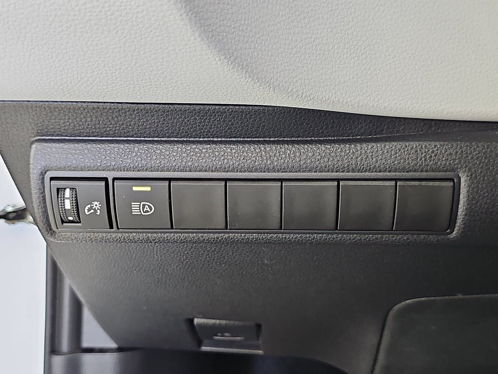 Used 2024 Toyota Corolla SE FWD image 24