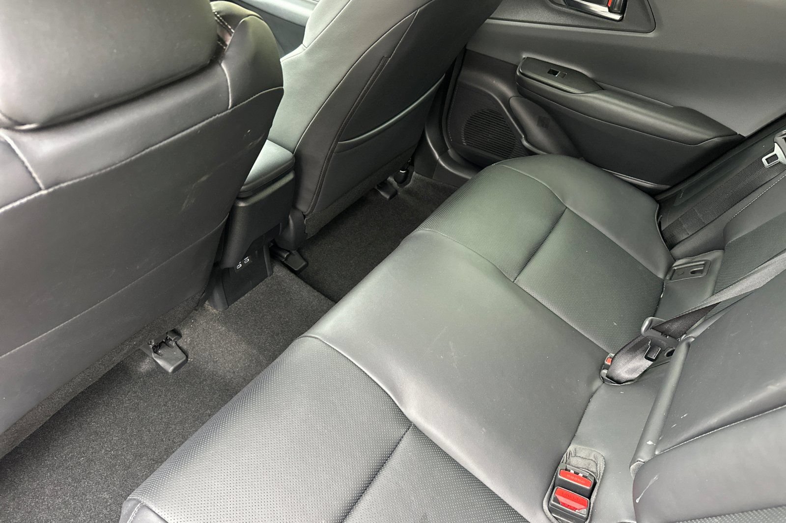 Used 2026 Toyota Prius LE FWD image 14