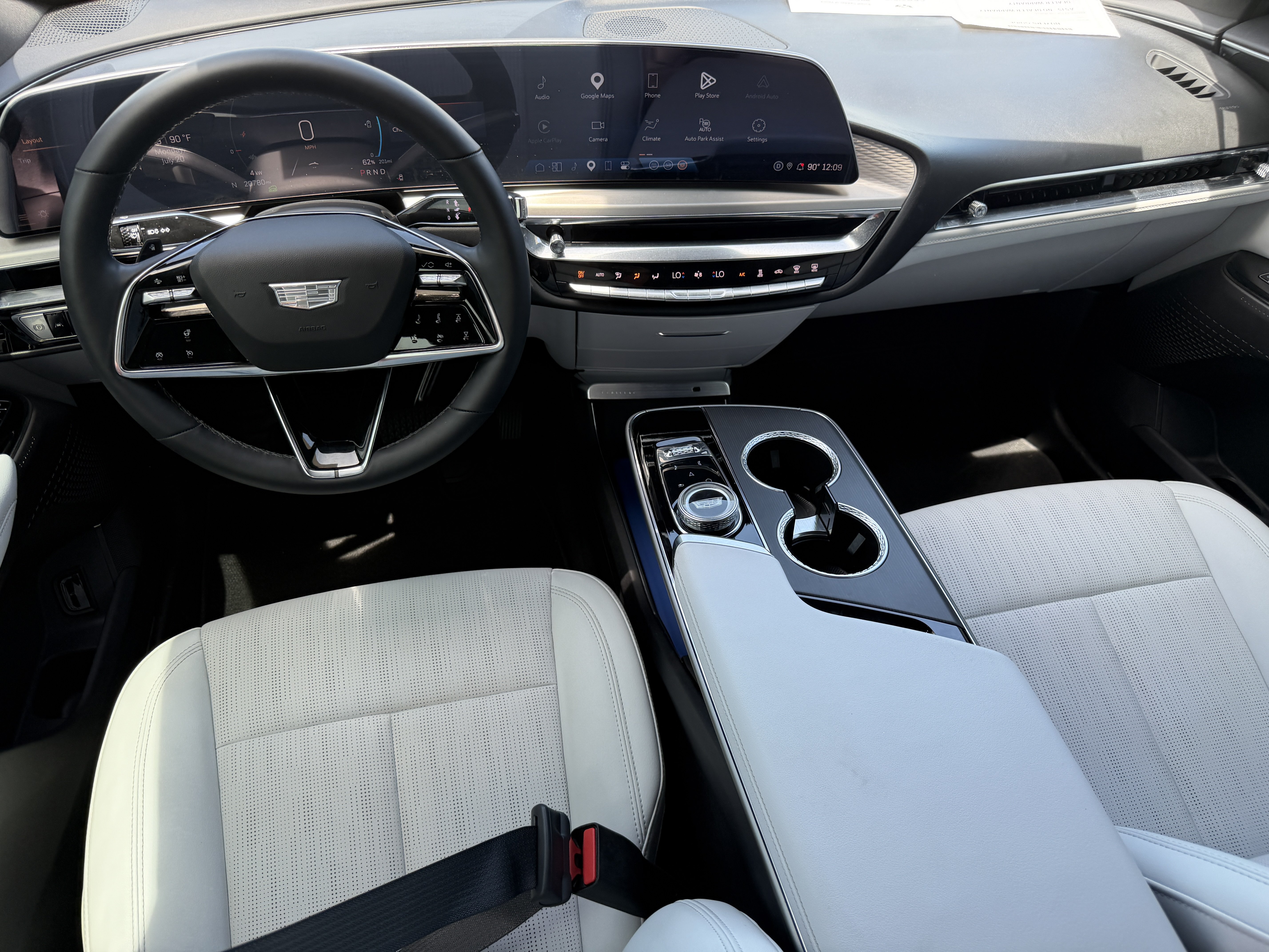 Certified 2024 Cadillac Lyriq Luxury AWD/4WD image 13