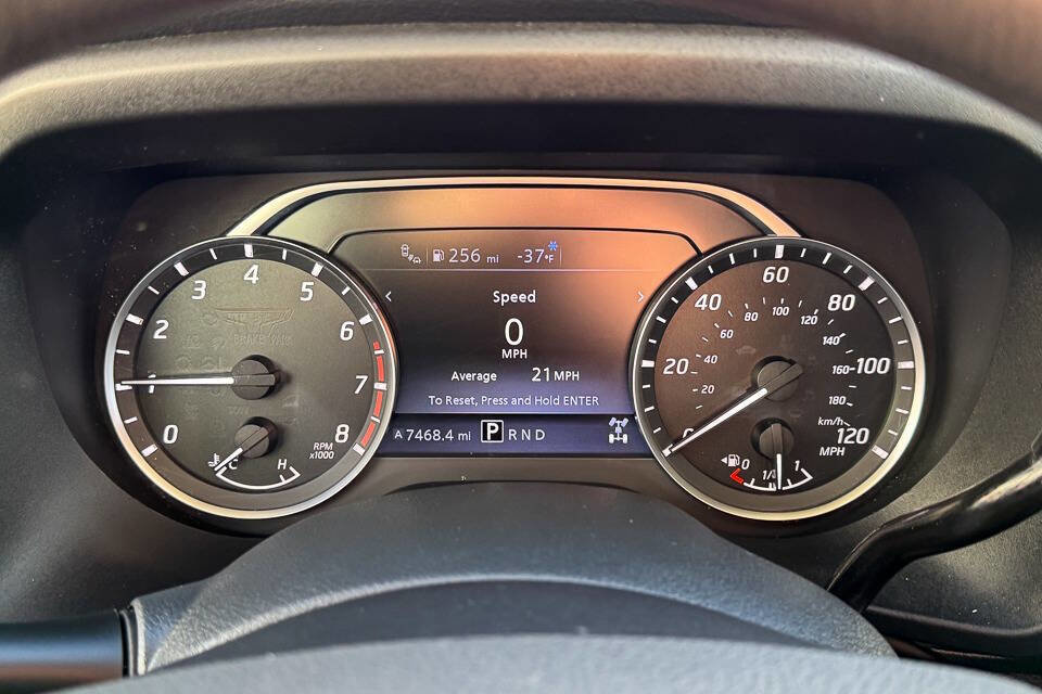 Used 2021 Nissan Titan SV w/ Accessory Utility Package image 23