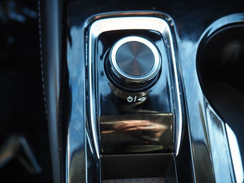 Used 2025 Buick Envision Preferred image 26