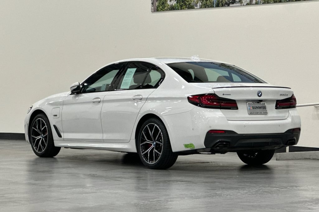 Used 2023 BMW 530e w/ M Sport Package RWD image 6