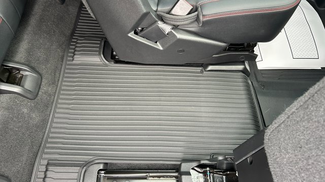 Certified 2024 Chevrolet Traverse RS image 57