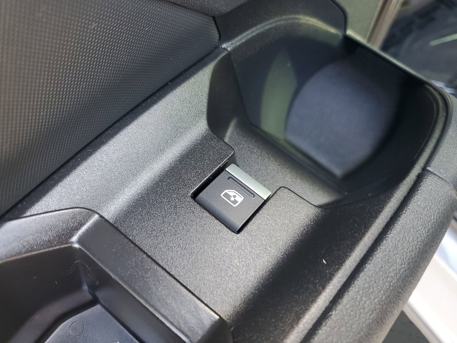 Used 2024 Audi Q4 e-tron Prestige AWD/4WD image 18