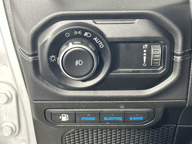 Used 2024 Jeep Wrangler Unlimited Sahara w/ Technology Group image 24