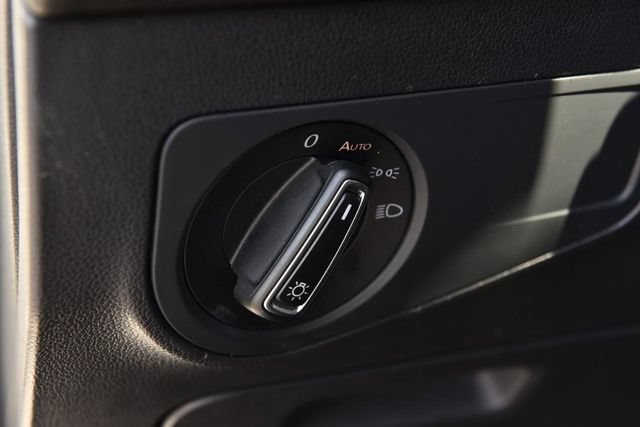 Certified 2022 Volkswagen Tiguan SE AWD/4WD image 11