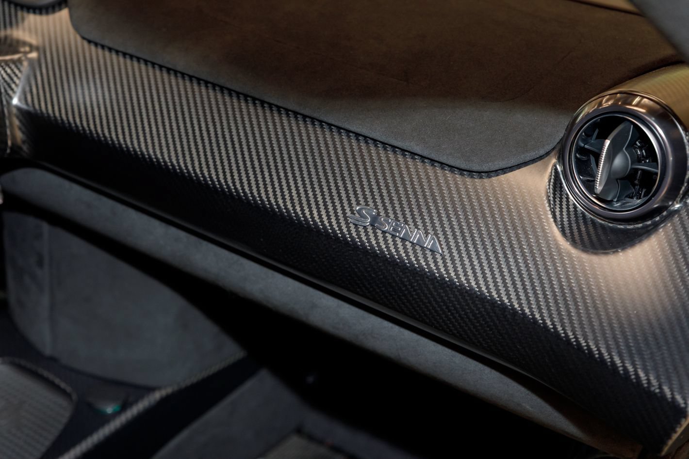 Used 2020 McLaren Senna RWD image 79
