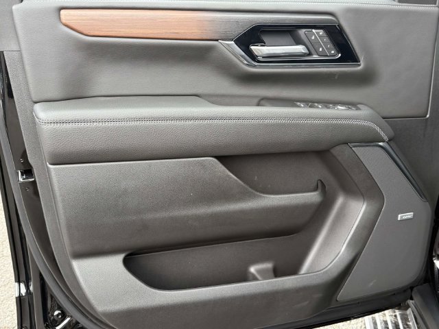 New 2026 GMC Yukon Denali w/ Denali Reserve Package AWD/4WD image 9