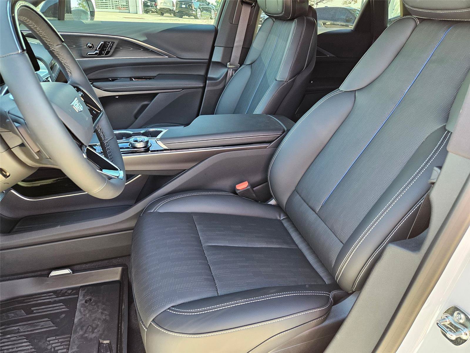New 2026 Cadillac Lyriq Sport w/ LPO, Floor Liner Package AWD/4WD image 11