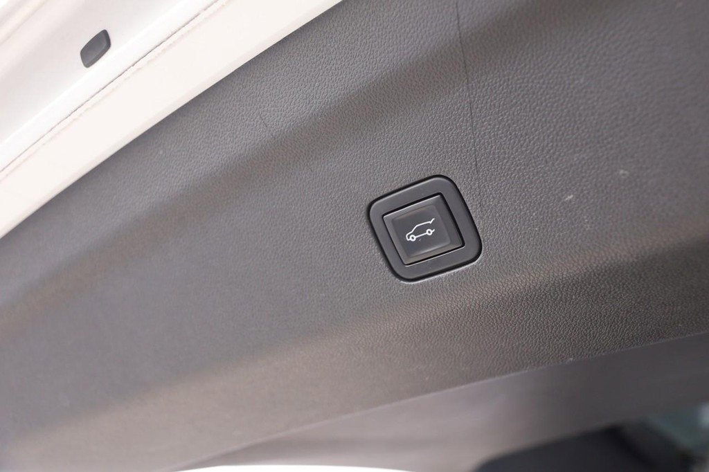 Used 2023 Chevrolet Tahoe High Country w/ Premium Package 2 image 8