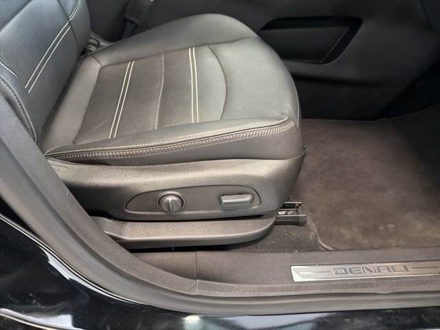 Used 2023 GMC Terrain Denali w/ Denali Premium Package image 18