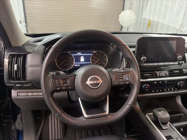 Used 2024 Nissan Pathfinder SV FWD image 17