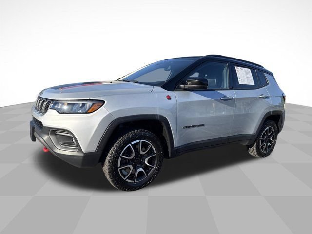 Used 2025 Jeep Compass Trailhawk