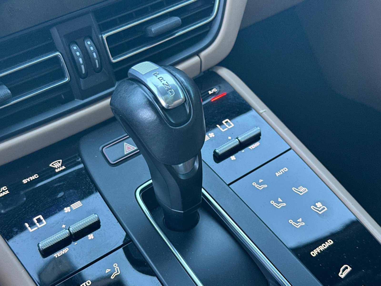 Certified 2023 Porsche Macan image 22