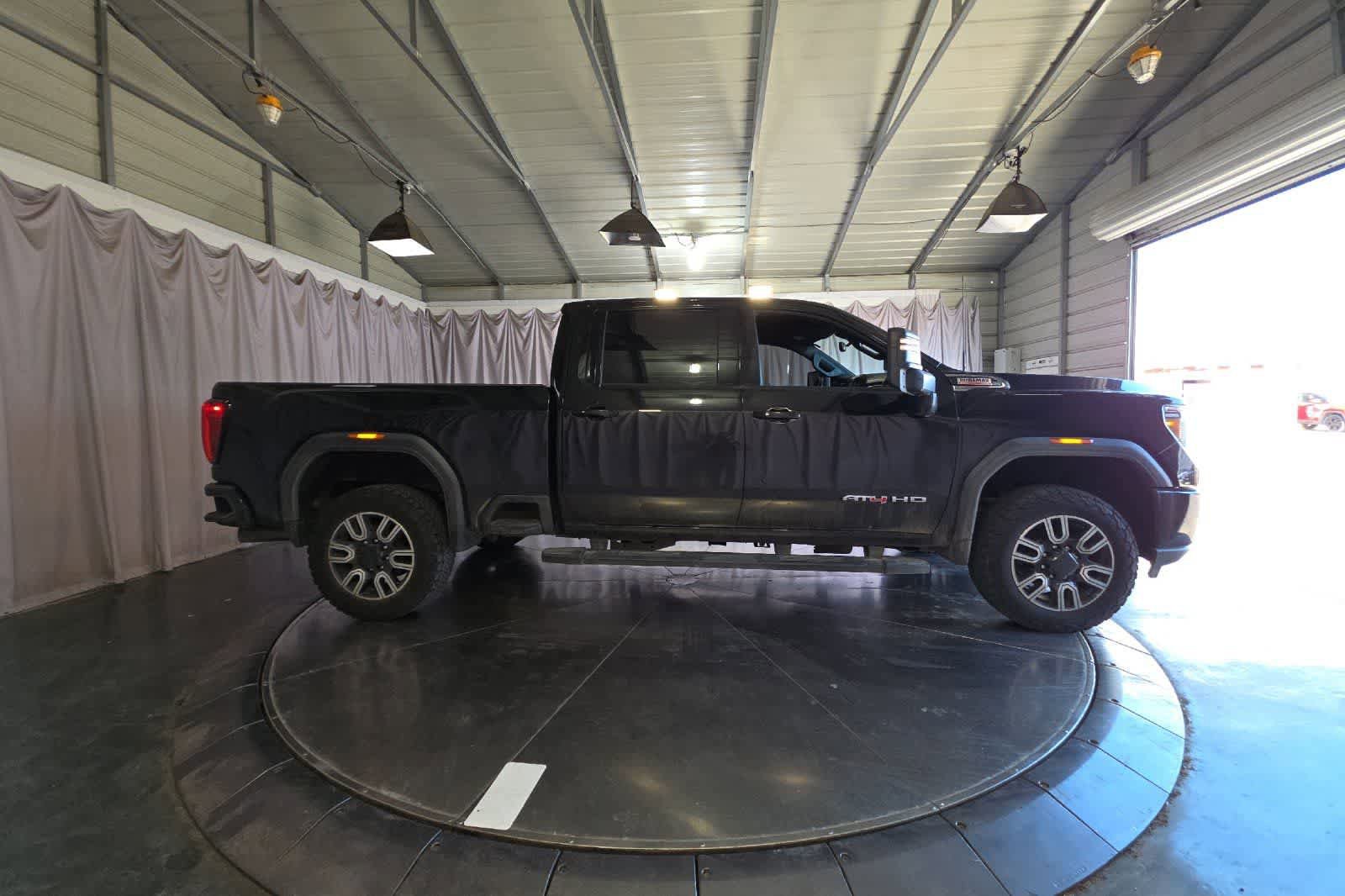 Used 2020 GMC Sierra 2500 AT4 w/ AT4 Premium Package AWD/4WD image 9