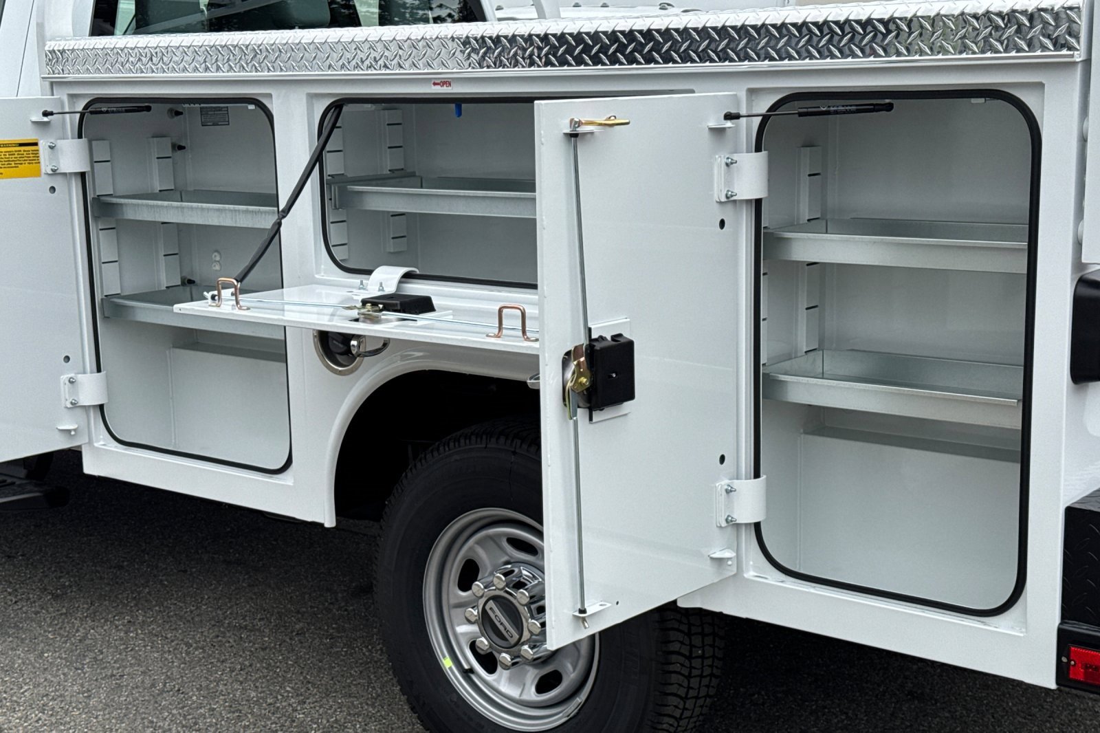 New 2026 Ford F250 XL w/ XL Chrome Package image 23