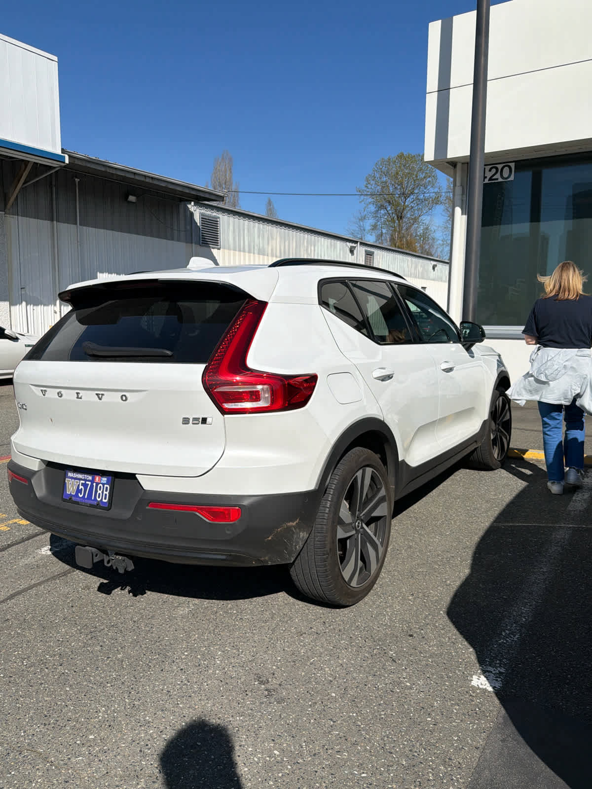 Used 2023 Volvo XC40 B5 Ultimate w/ Protection Package Premier image 5