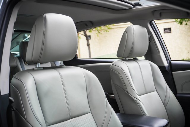 Used 2018 Toyota Avalon Limited image 26