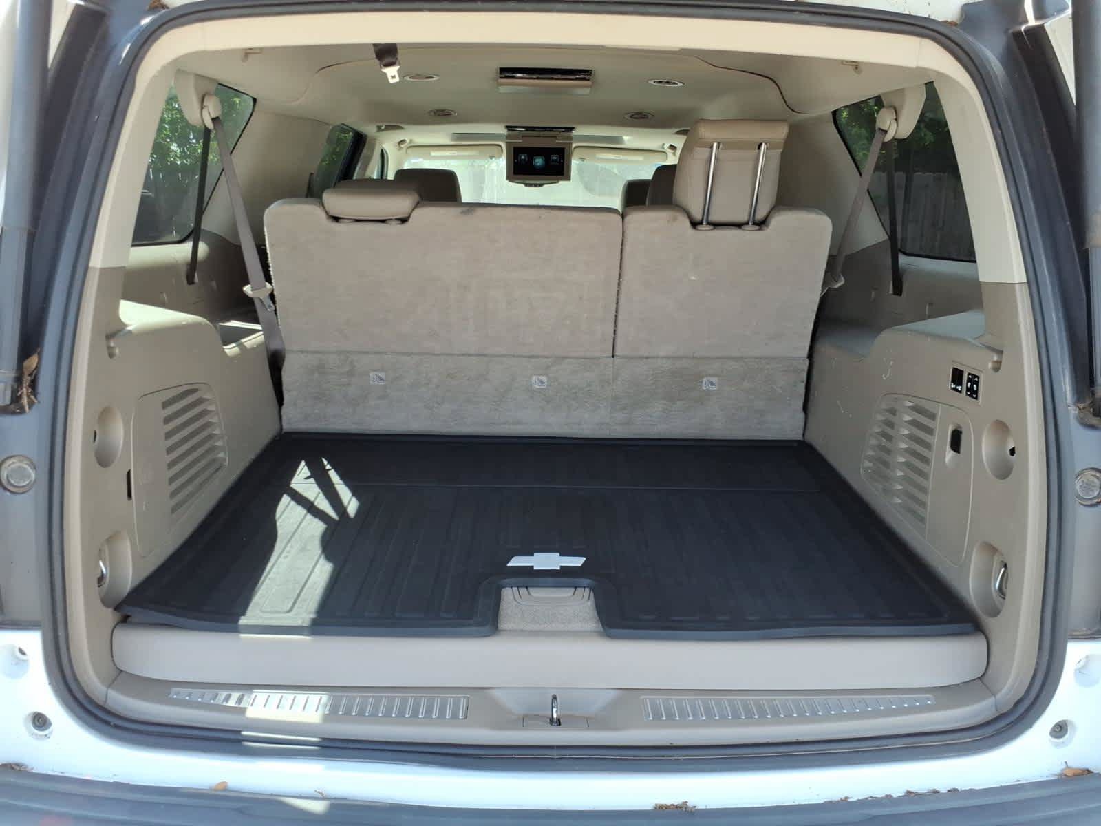 Used 2020 Chevrolet Suburban LT AWD/4WD image 14