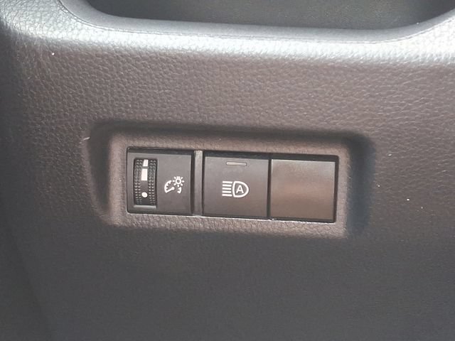 Used 2024 Toyota RAV4 XLE AWD/4WD image 23