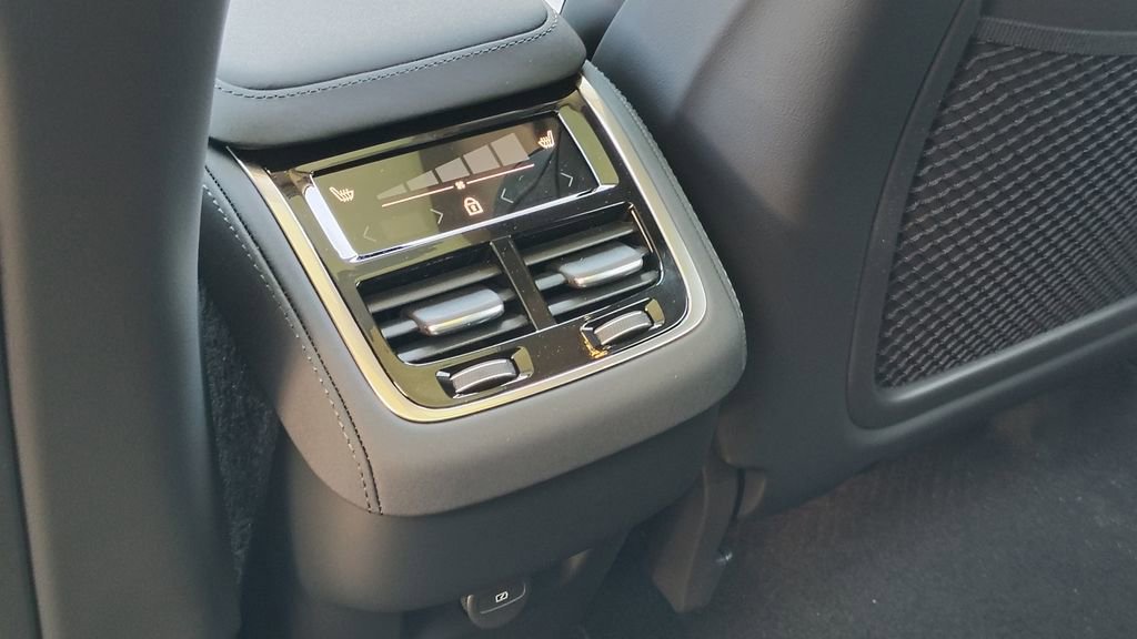 New 2026 Volvo XC90 B6 Plus image 29