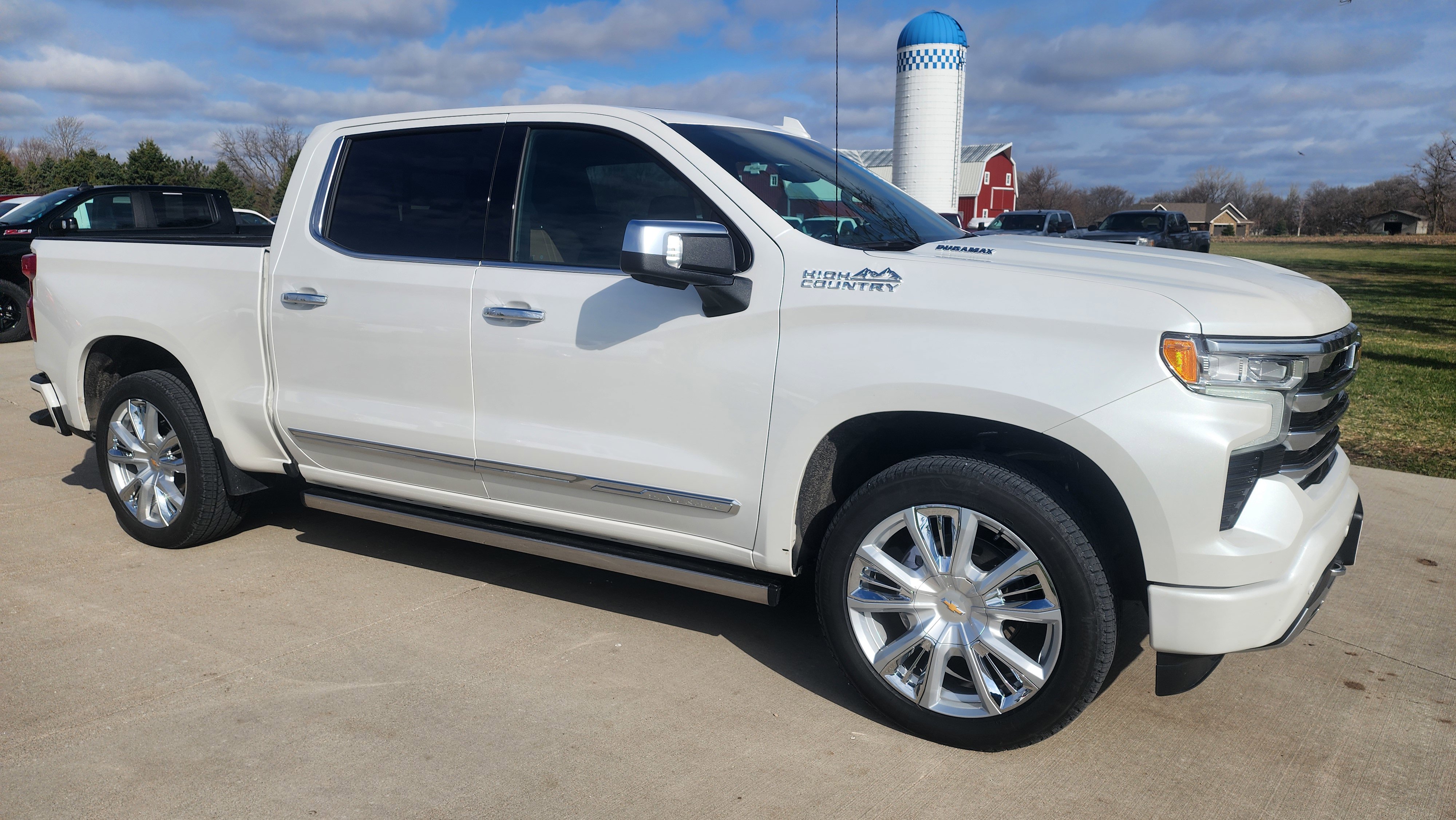 Used 2025 Chevrolet Silverado 1500 High Country image 3